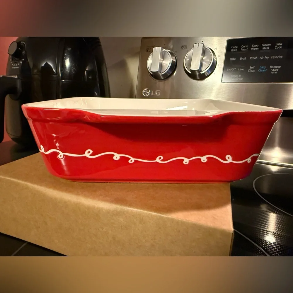 In The Roundhouse Ceramic Baking Dish Red Bow Pattern Stoneware 64 oz Capacity